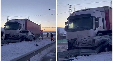 Erzurum'da buzlu yollar kazaya yol açtı!