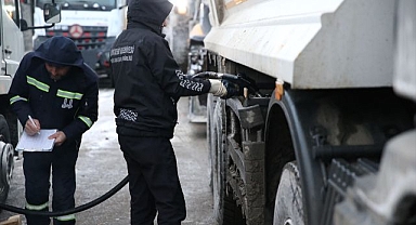 Erzurum'da ekiplerin dondurucu soğukla mücadelesi