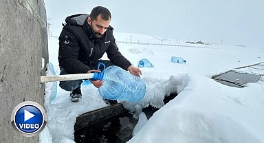 Erzurum’da su hatları dondu! Bidonlarla su taşıdılar