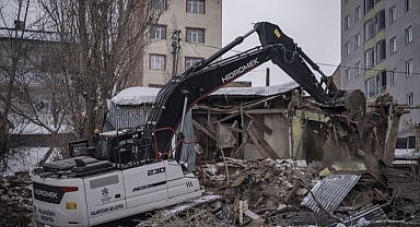 Erzurum'da suç yuvası metruk binalar yıkılıyor