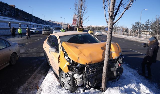 Erzurum'da zincirleme kaza  3 kişi yaralandı