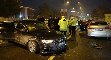 Erzurum'da zincirleme trafik kazası!