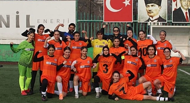 Erzurum'un kızları lige galibiyetle başladı: 4-1