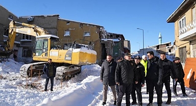 Erzurumlular rahat nefes alacak!  Metruk binalar yıkılıyor!