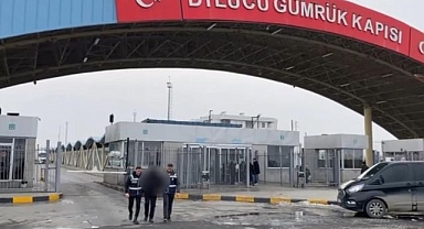 Göçmen kaçakçısı sınırda yakalandı