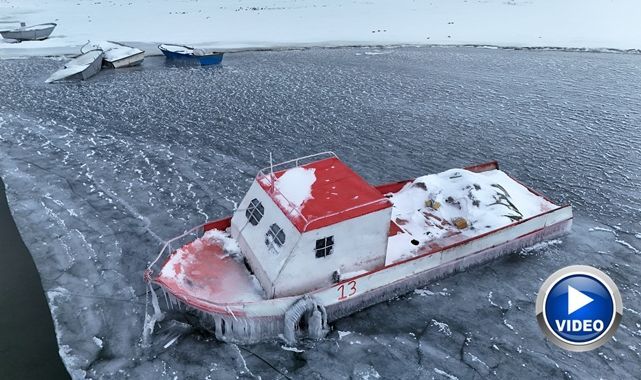 Göl dondu! Tekneler buzlar arasında kaldı
