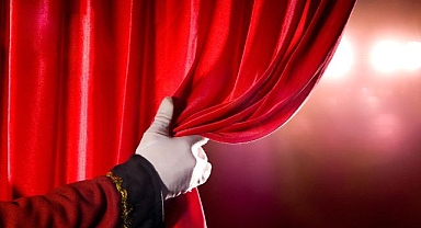 Hançer havası Erzurum'da tiyatroseverlerle buluşuyor