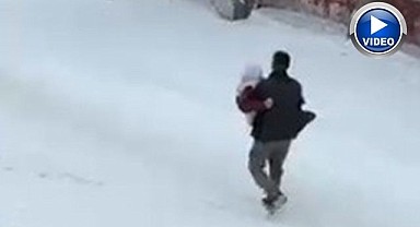 Hasta annesini kucağında taşıdı   