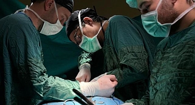 83 yaşındaki kadın damdan düştü! Doktorlar yeniden ayağa kaldırdı