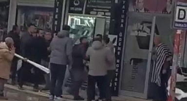 İki grup birbirine girdi! Bıçaklar havada uçuştu