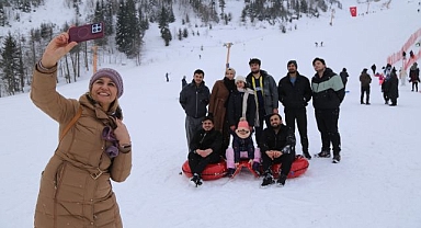 Kar şenliği renkli görüntülere sahne oldu