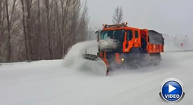 Karayolları ekipleri gece gündüz sahada