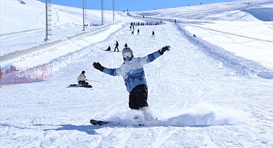 Kayak tutkunları merkezde buluştu