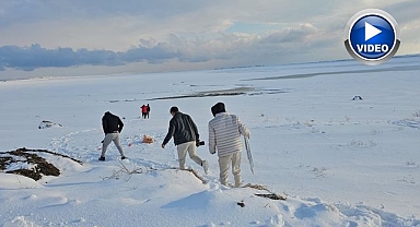 ‘Kuş cenneti’ buzla kaplandı