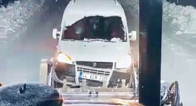 Mahsur kalan araçların imdadına koştular