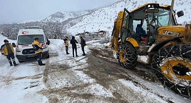 Mahsur kalan hastalar hastaneye ulaştırıldı