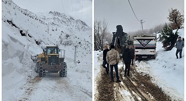 Mahsur kalan minibüsün yardımına ekipler koştu