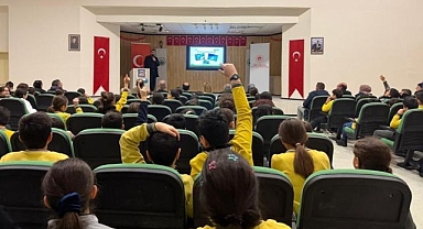 Öğrenci ve velilere sıfır atık eğitimi