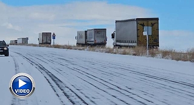 Onlarca araç yolda kaldı