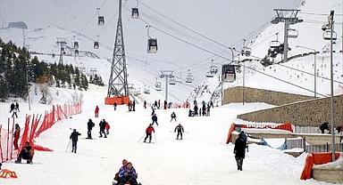 Palandöken'de kar kalınlığı rekor seviyede