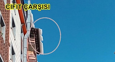 Pusuda bekliyor, gel gel ediyor!