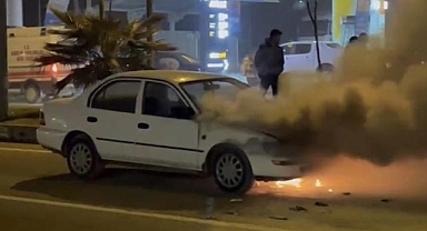 Seyir halindeki otomobil alev topuna döndü