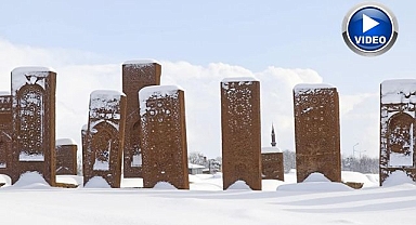 Tarihi mekanlarda masalsı kış manzaraları 