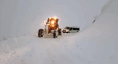  222 köy yolu ulaşıma kapandı