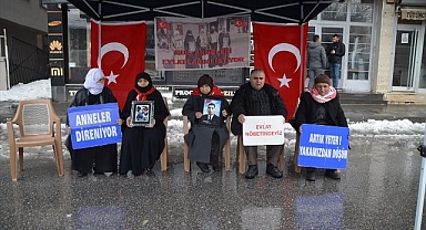 Aileler evlat nöbetini sürdürdü