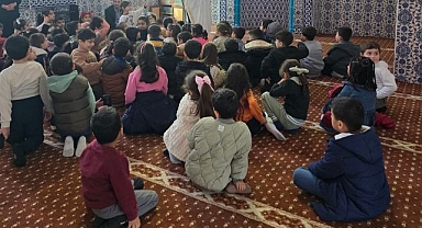 Anaokulu öğrencilerine cami tanıtım etkinliği
