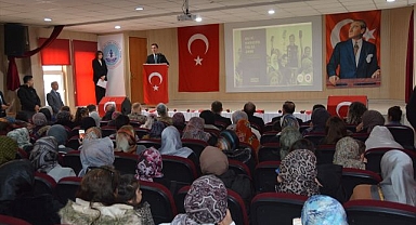 Anneler madde bağımlılığı konusunda bilgilendirildi