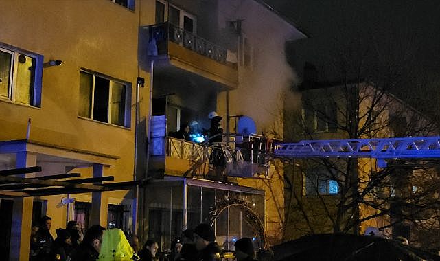 Apartmanda çıkan yangın korkuttu!