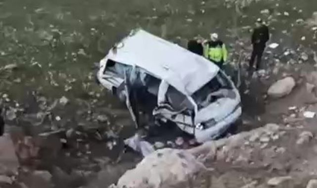 Araç uçuruma yuvarlandı: 3 ağır yaralı
