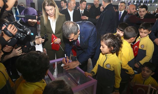 Bakan Tekin, Erzurum'da 