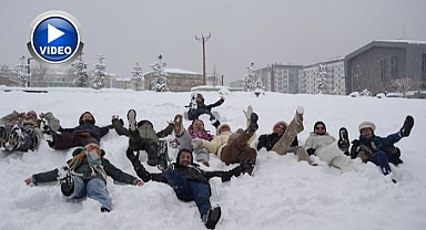 Belçikalı turistler Erzurum'da karın keyfini çıkardı