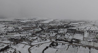 Beyaza bürünen şehir havadan görüntülendi   