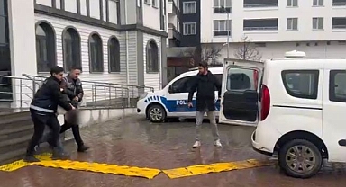 Bıçaklı saldırıya uğrayan kız öğrenci yaralandı