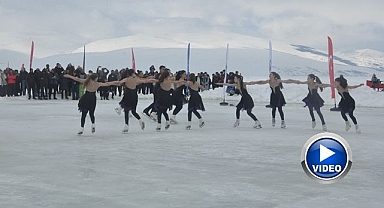 Buz üstünde muhteşem şölen