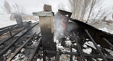 Çatı yangını yürekleri ağza getirdi