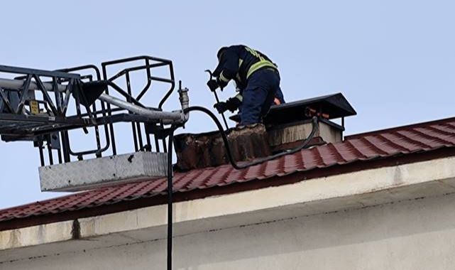 Çatıda çıkan yangın korkuttu