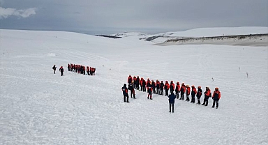 Çığda hayat kurtaracak ekipler yetiştiriliyor