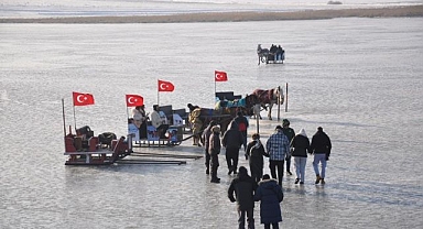 Çıldır Gölü Buz Şenliği heyecanı