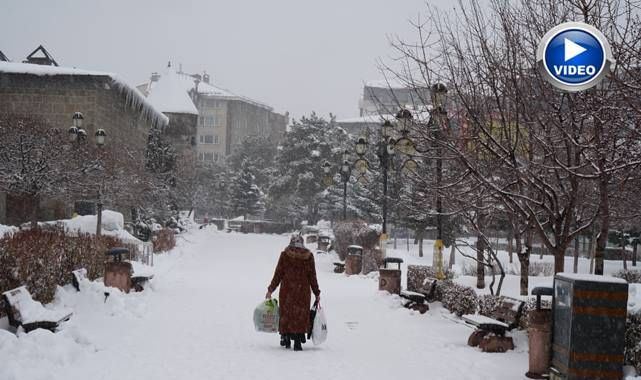 Erzurum'da kar sebebiyle 312 köy yolu kapalı