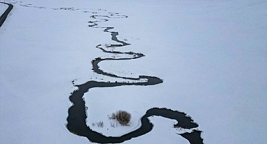 Erzurum'da karla kaplanan mendereslerde kış güzelliği