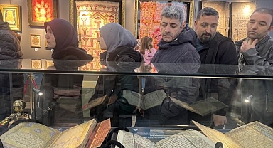 Erzurum'da kutsal emanetler sergisi yoğun ilgi görüyor 