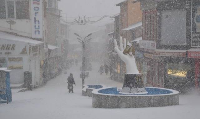 Erzurum'da kuyumcular kepenk kapattı