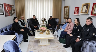 Erzurum Emniyetinden Şehit Teğmen Aktepe’nin ailesine anlamlı ziyaret