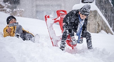 Erzurum kar altında! O ilçelerde de okullar tatil edildi