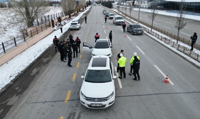Erzurum polisinden denetim