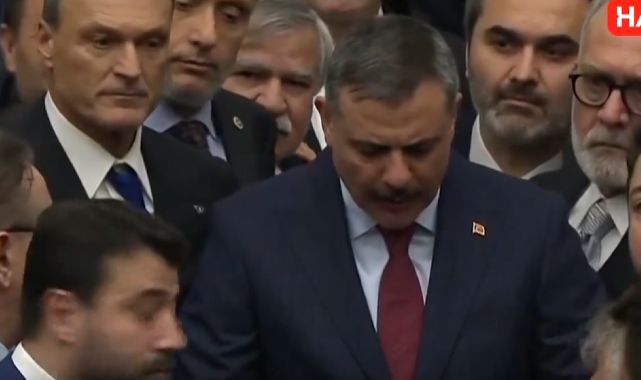 Etten duvar örüldü, Bakanlar yemin ederek göreve başladı